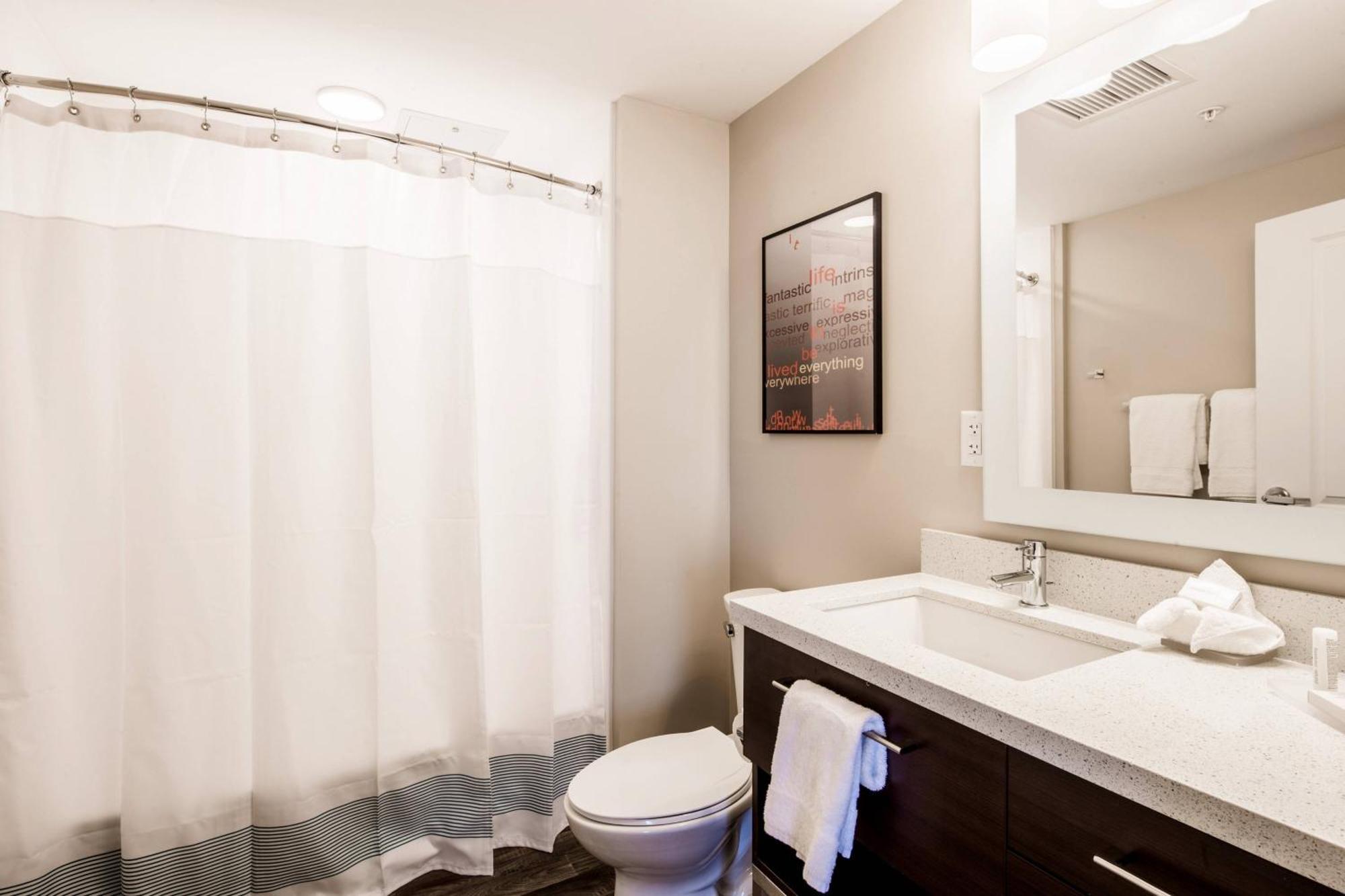 Towneplace Suites By Marriott Cleveland Phòng bức ảnh
